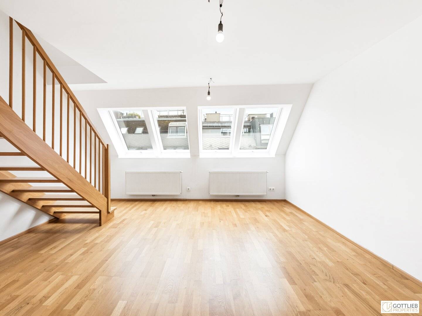 Sunlit attic apartment with air conditioning in Servitenviertel