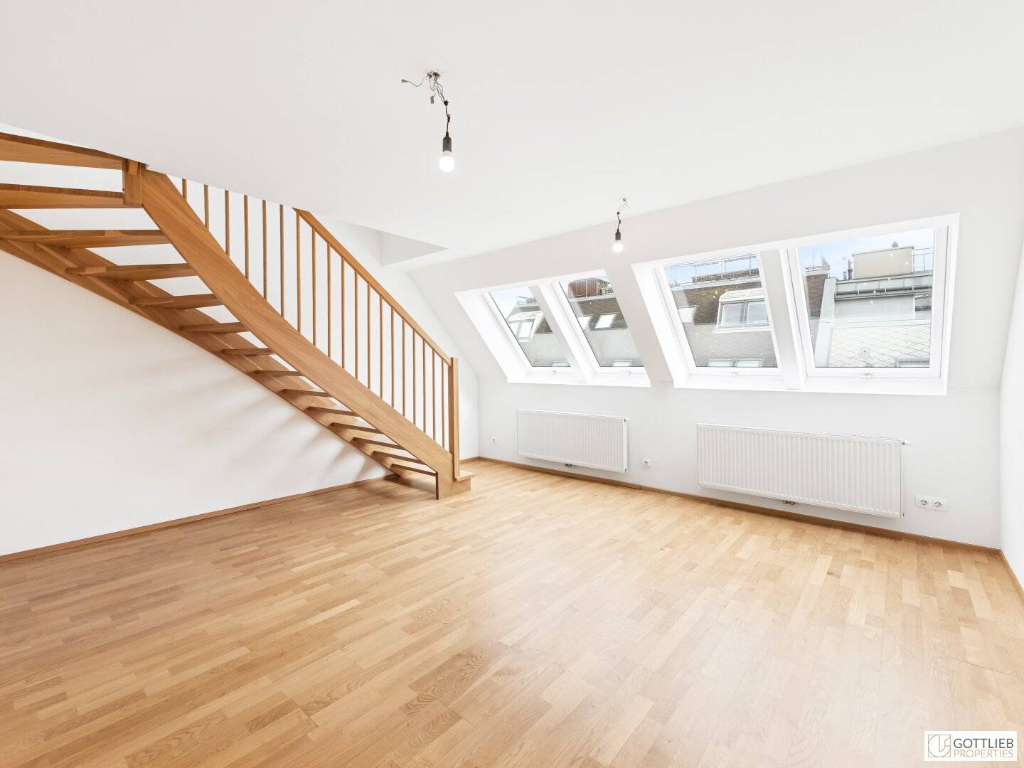 Sunlit attic apartment with air conditioning in Servitenviertel