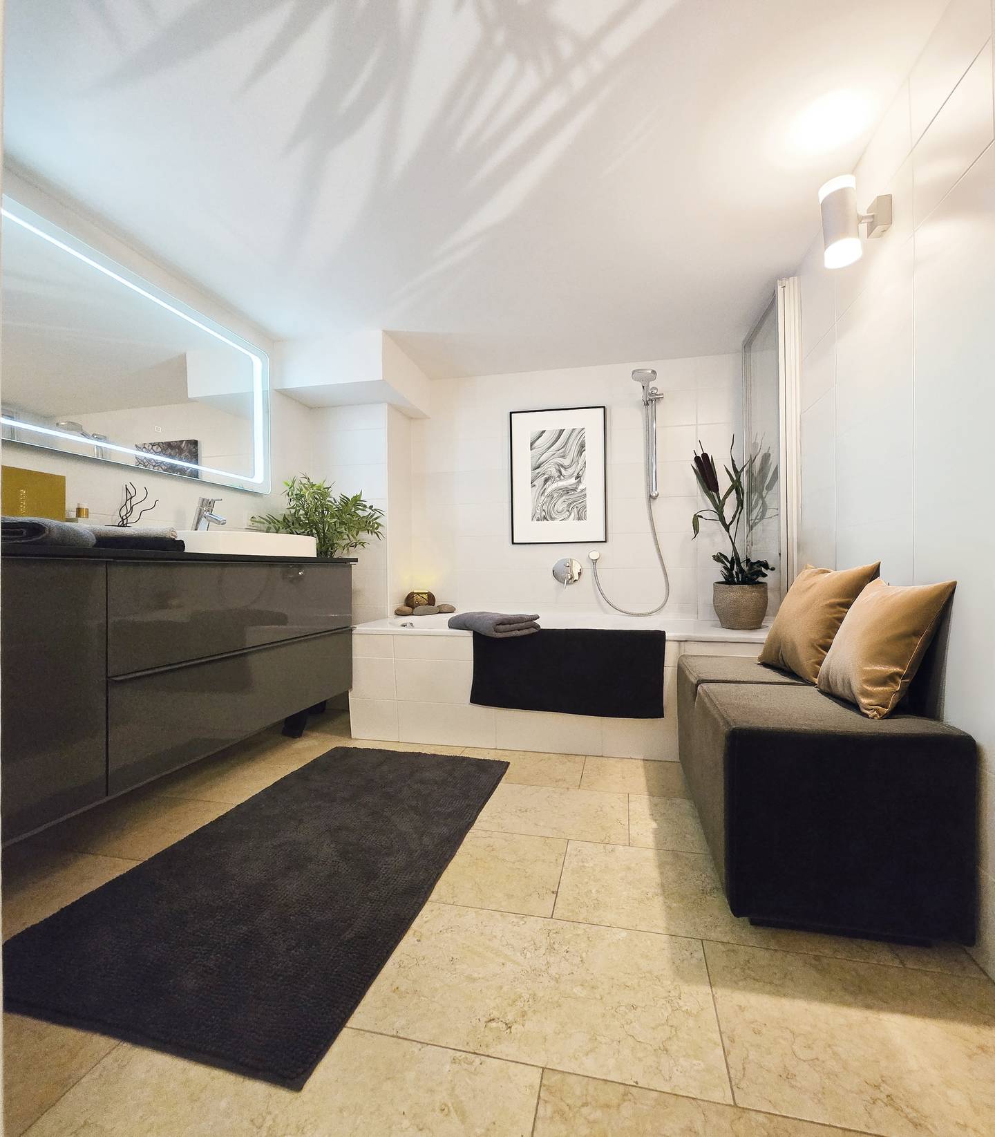 Modernized period apartment with parquet and underfloor heating in a central location