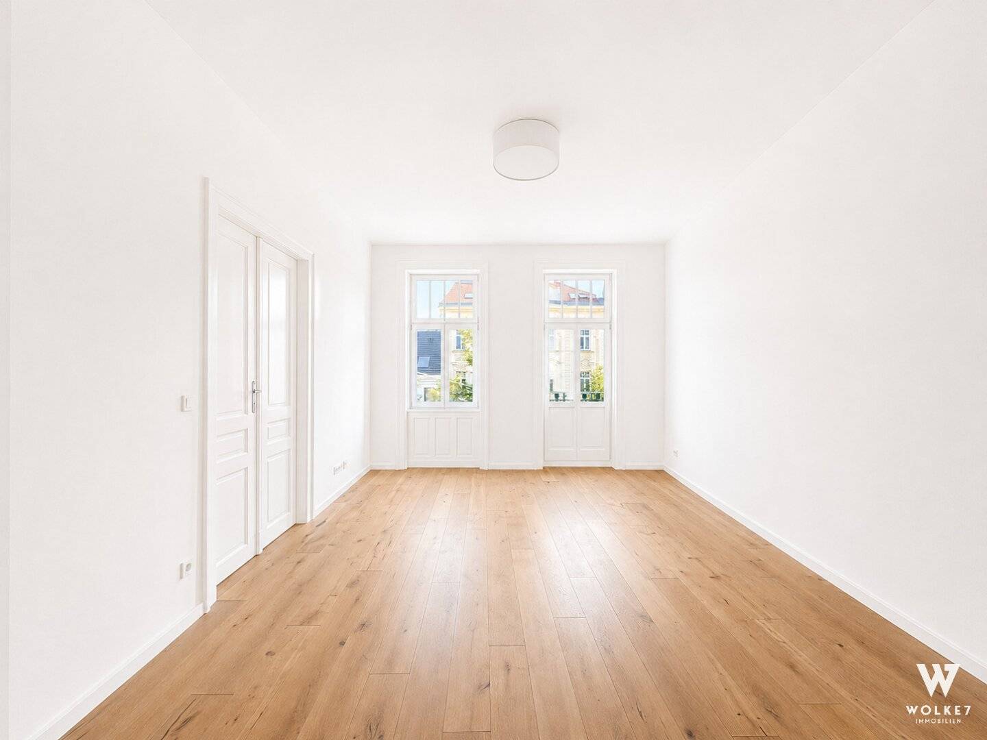 Sanierte Altbauwohnung mit Balkon und Fußbodenheizung