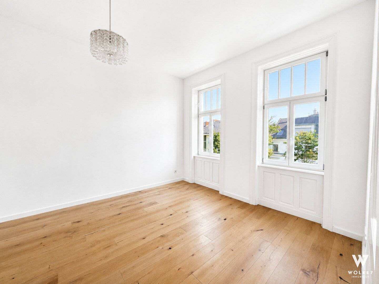 Sanierte Altbauwohnung mit Balkon und Fußbodenheizung