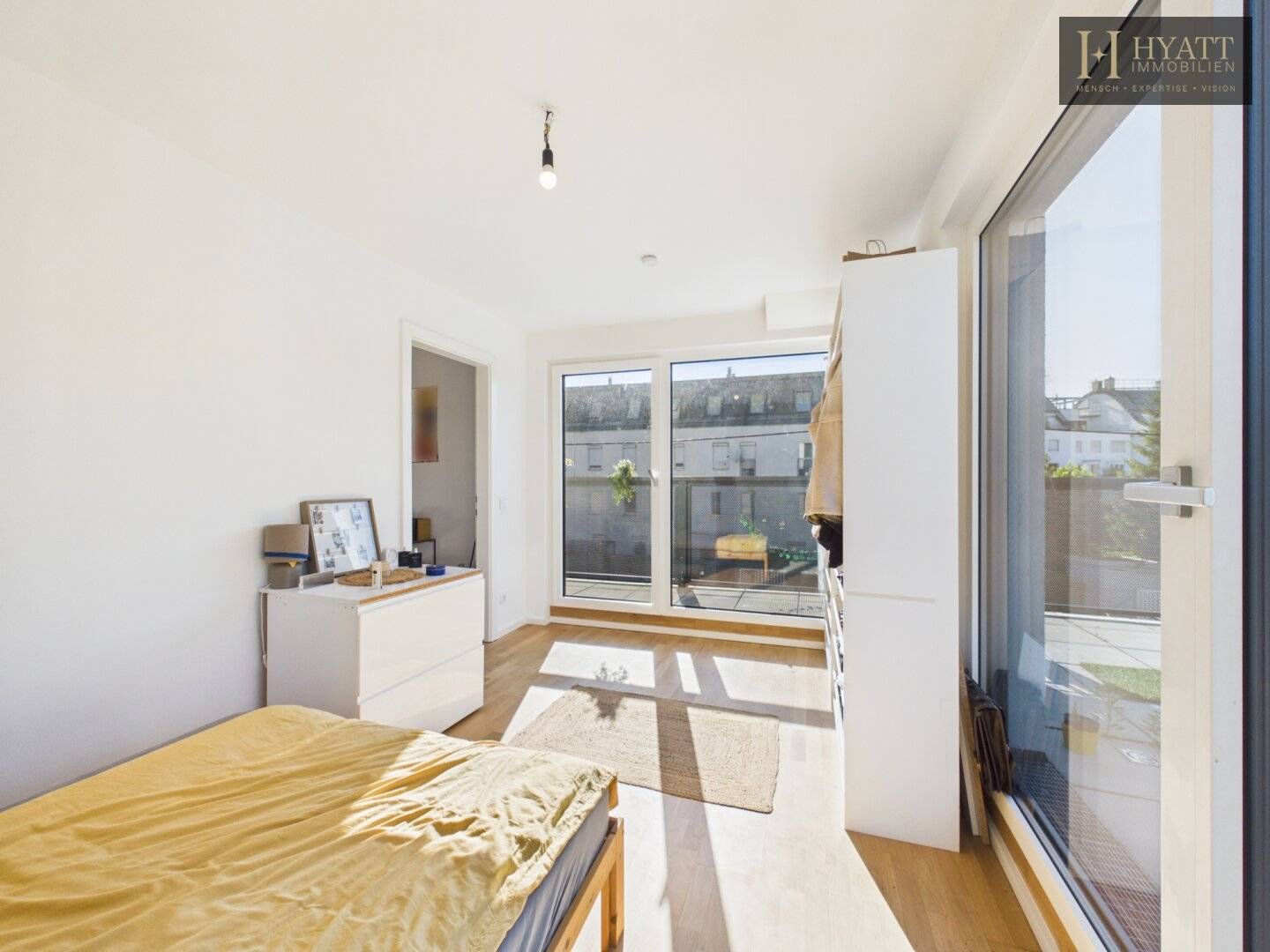 Like-new penthouse apartment with balcony and terrace