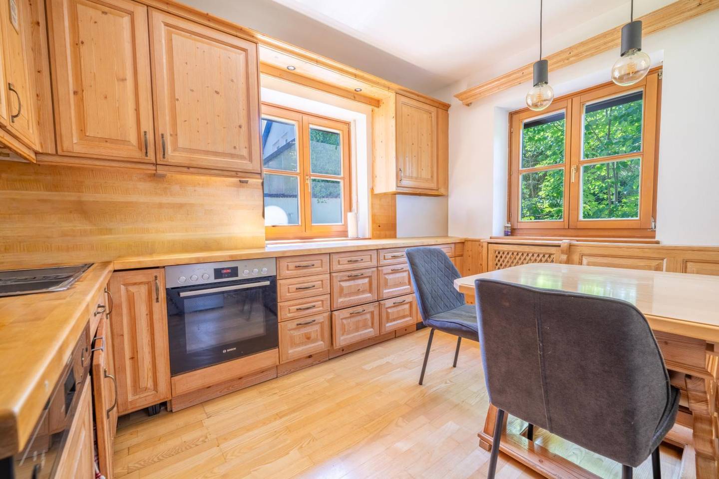 Multi-family house with double garage near Gaisberg