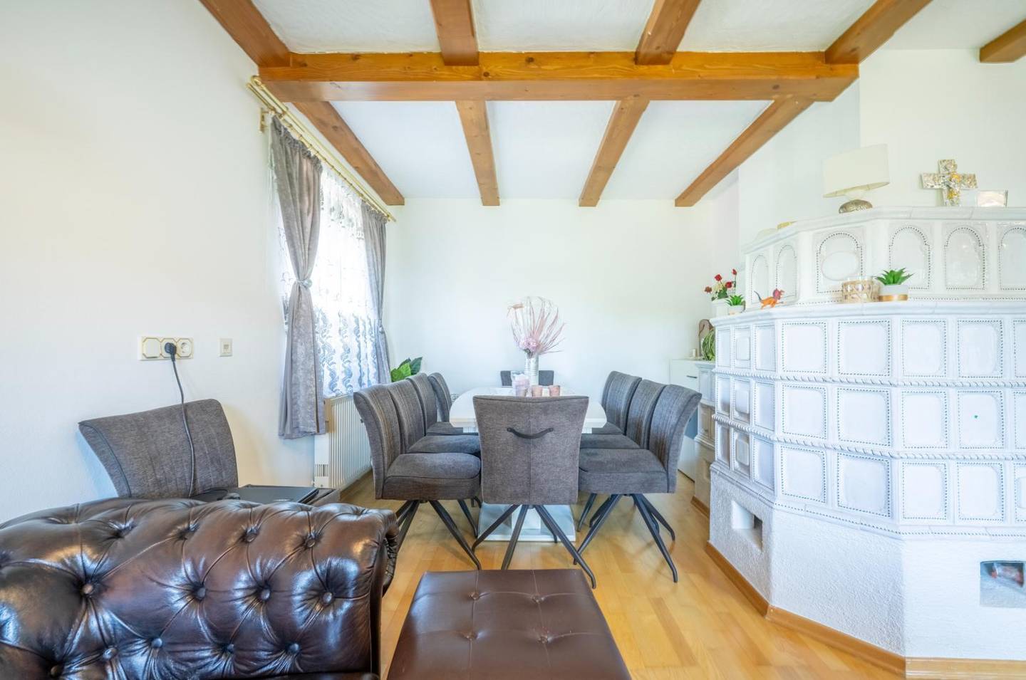 Multi-family house with double garage near Gaisberg