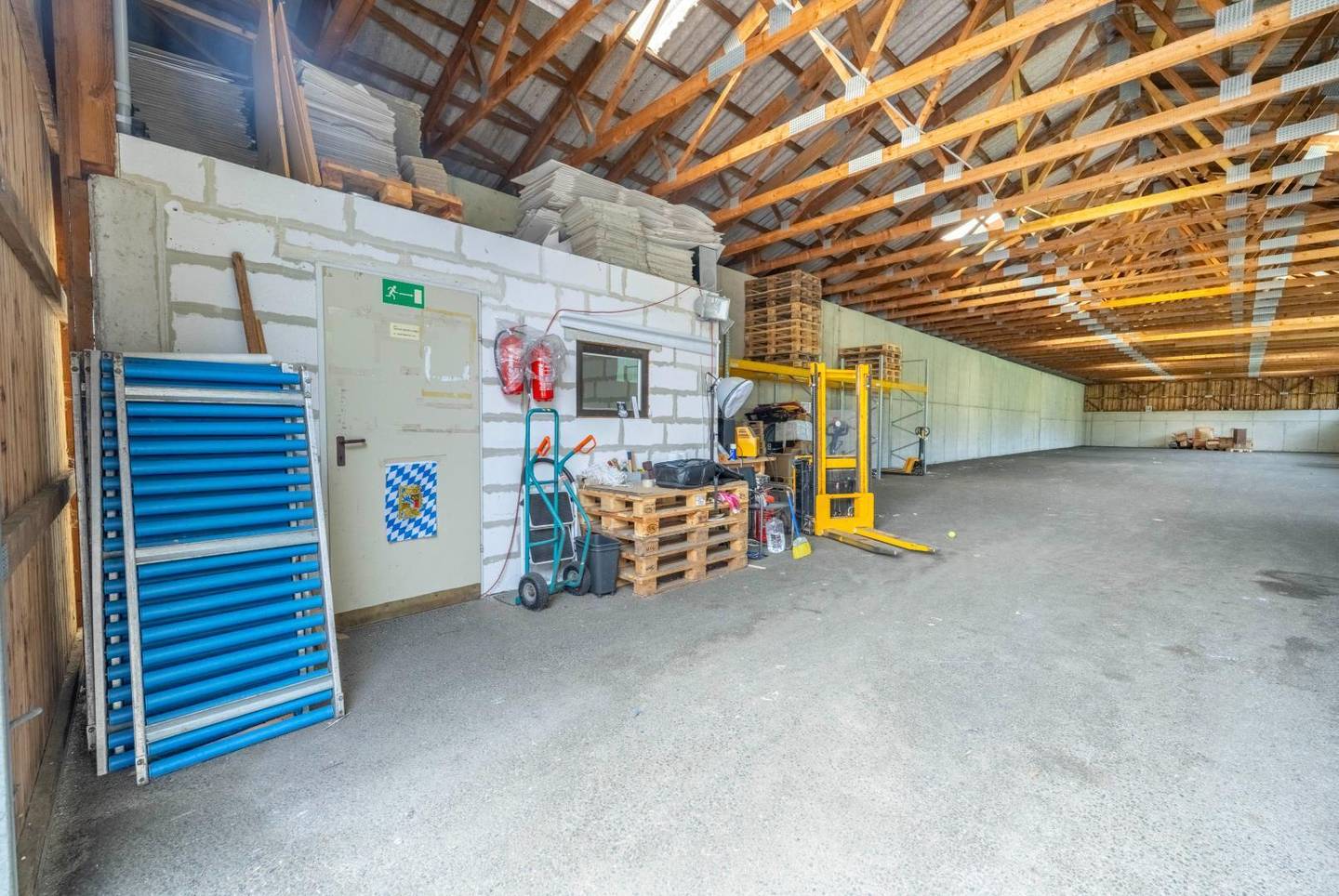 Spacious Workshop Hall with Excellent Access near Salzburg