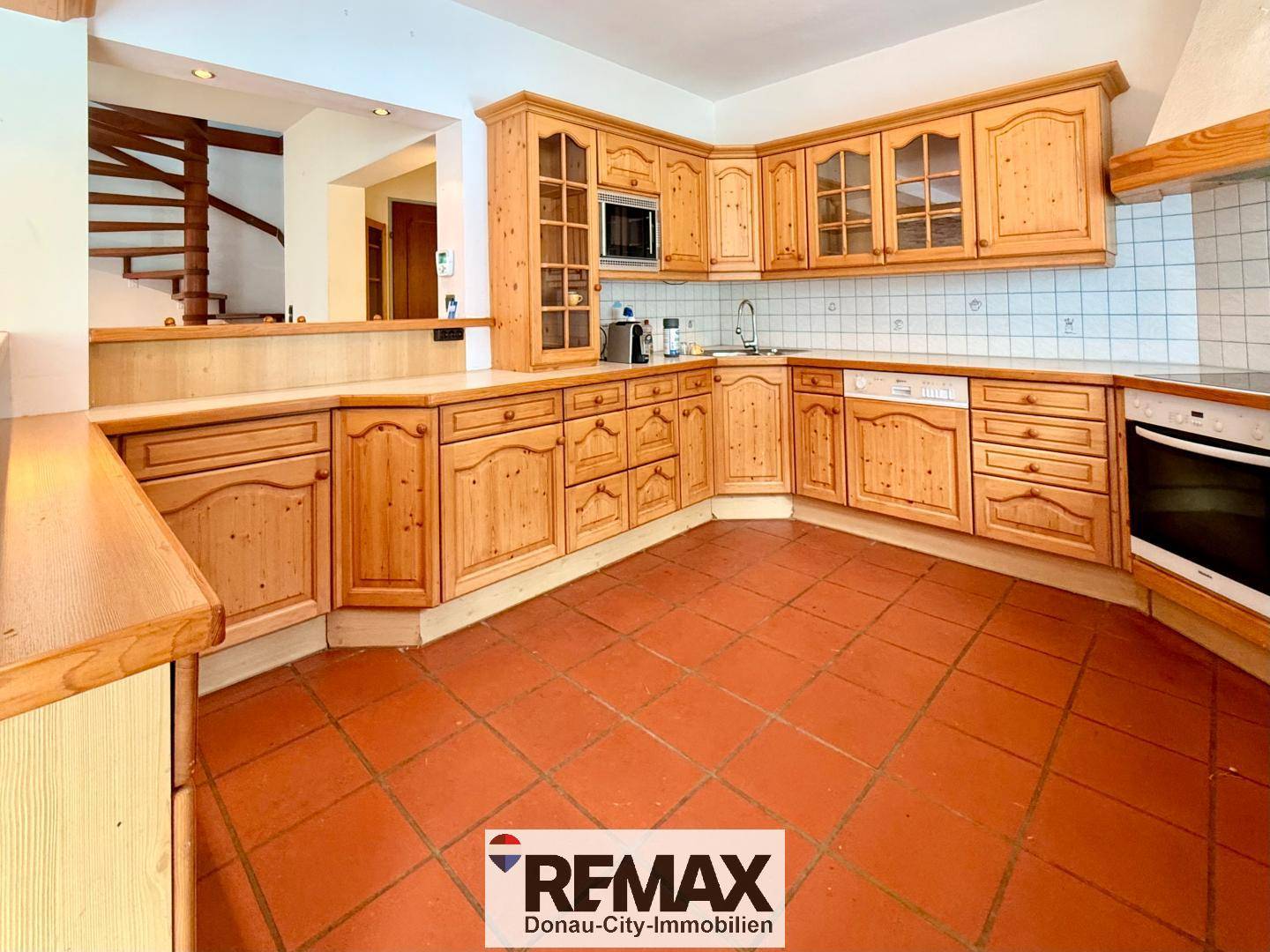 Einfamilienhaus mit Pool und Sauna am Waldrand