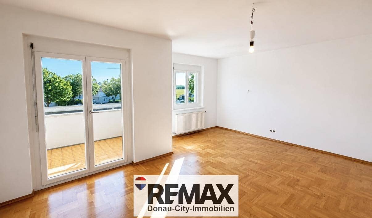 Gepflegte Wohnung mit Loggia und Parkettboden
