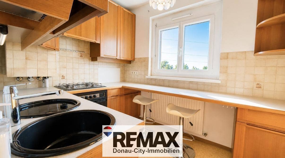 Gepflegte Wohnung mit Loggia und Parkettboden