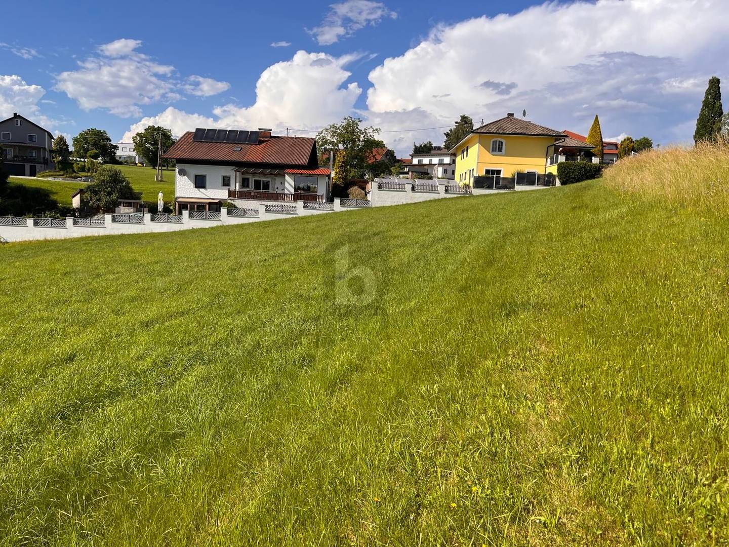 Sonnige ruhige Lage und ortsnahe Wohnung