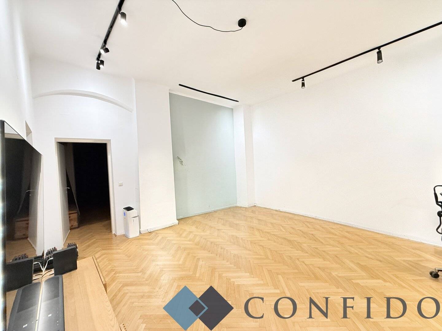 Wohnung im Biedermeierhaus mit Loggia und Balkon