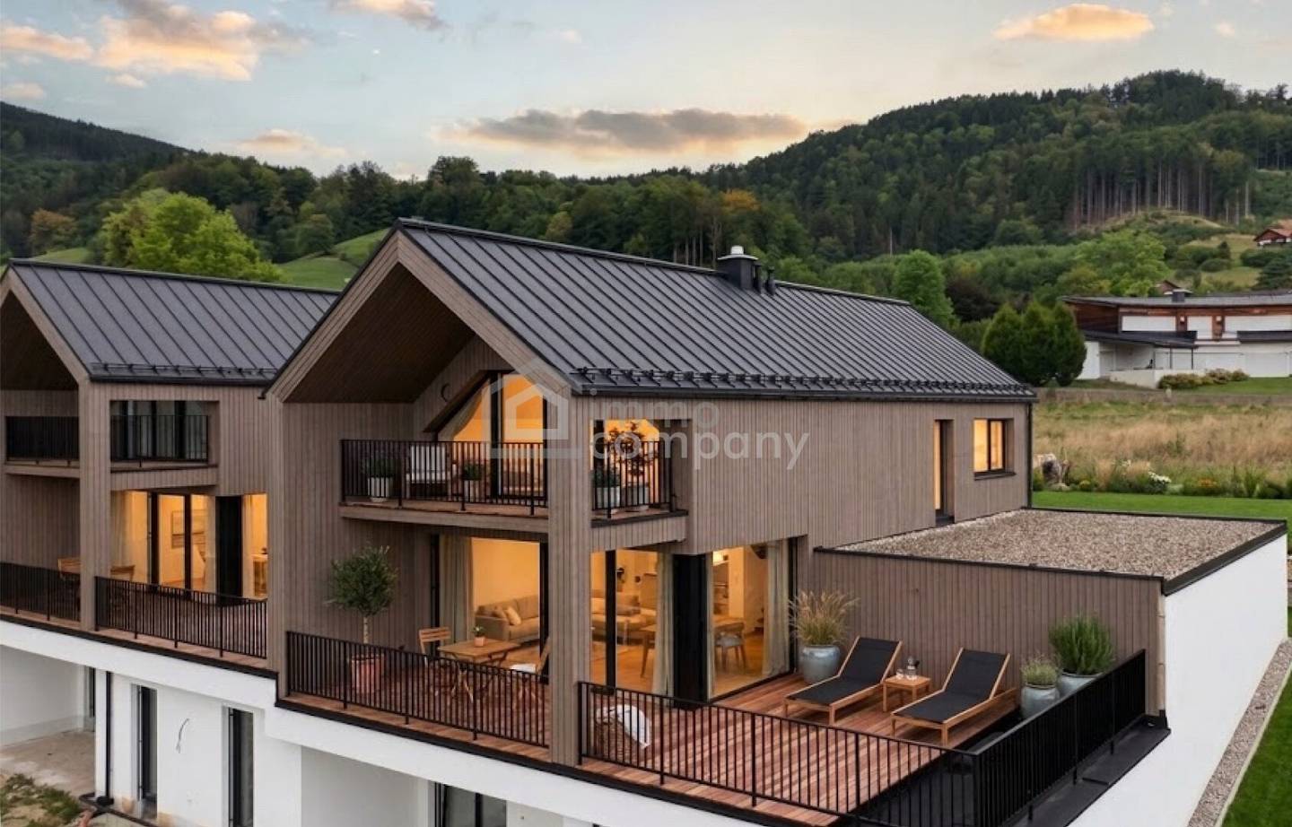 Reiheneckhaus mit Seeblick und Garten in Nußdorf am Attersee