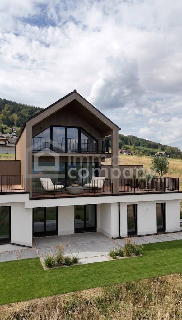 Reiheneckhaus mit Seeblick und Garten in Nußdorf am Attersee
