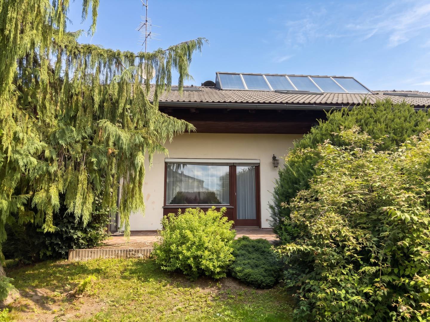 Zweifamilienhaus mit großem Garten und Solaranlage in Mehrnbach