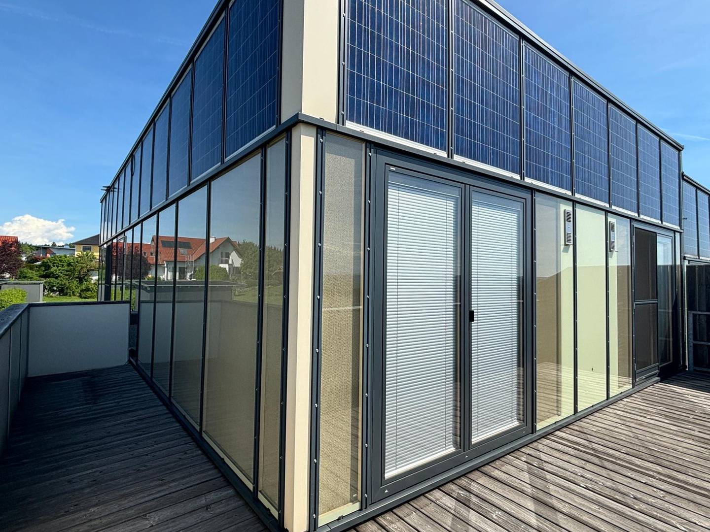 Modern Semi-Detached House with Garden and Terrace