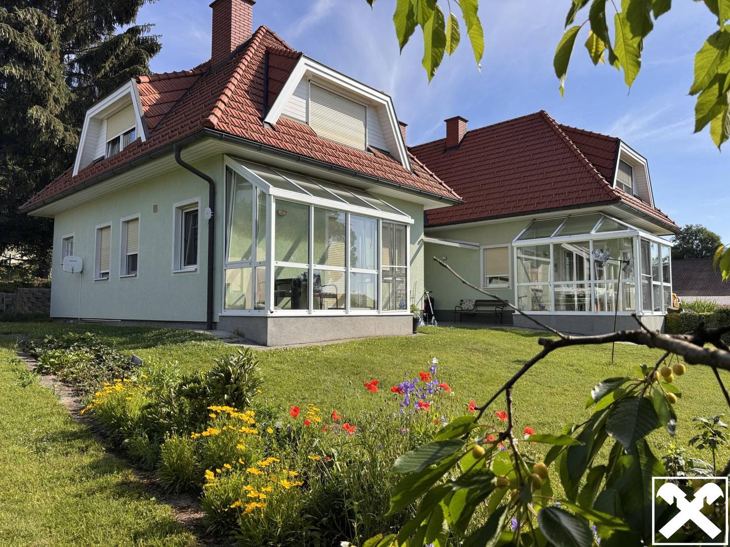 Großzügiges Haus mit Wintergarten und Garten in Feldkirchen