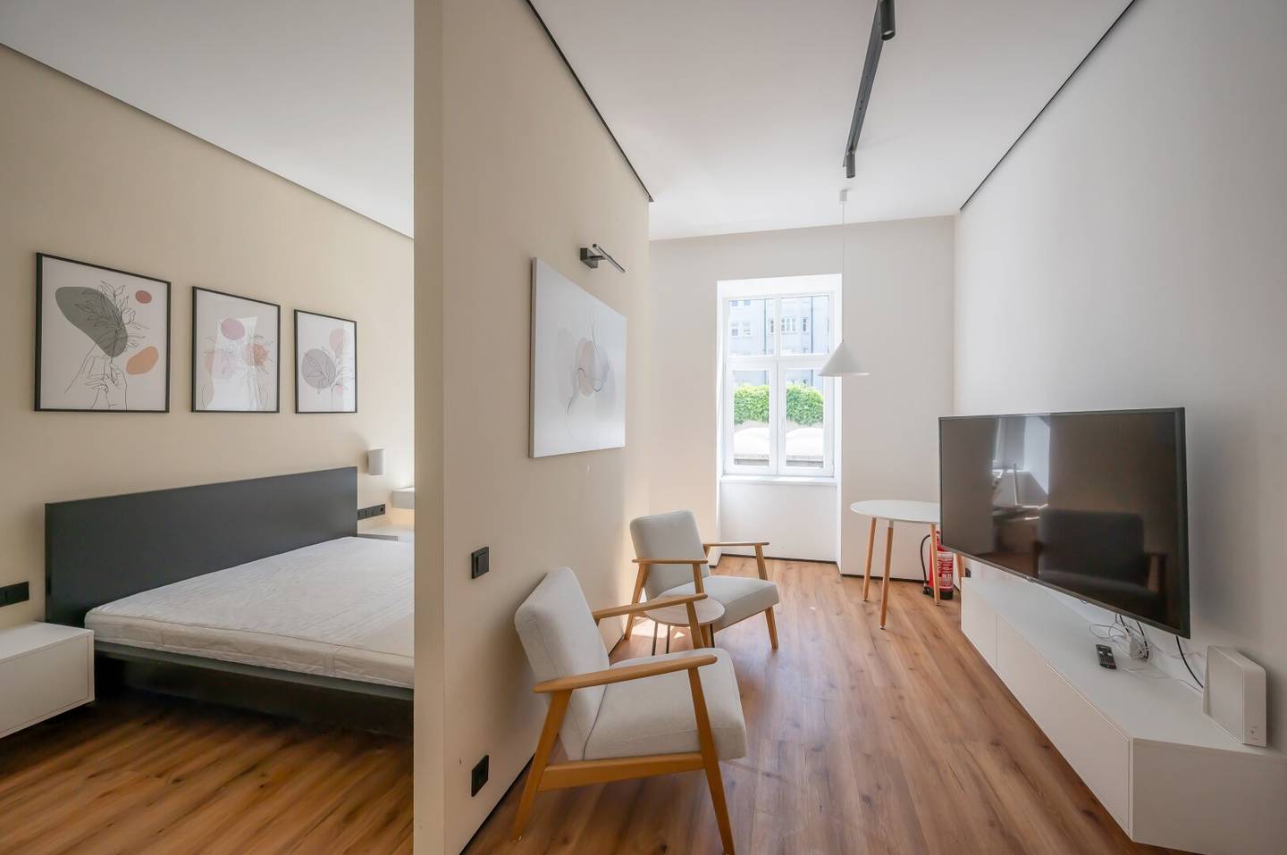 Möblierte Altbauwohnung am Urban Loritz Platz
