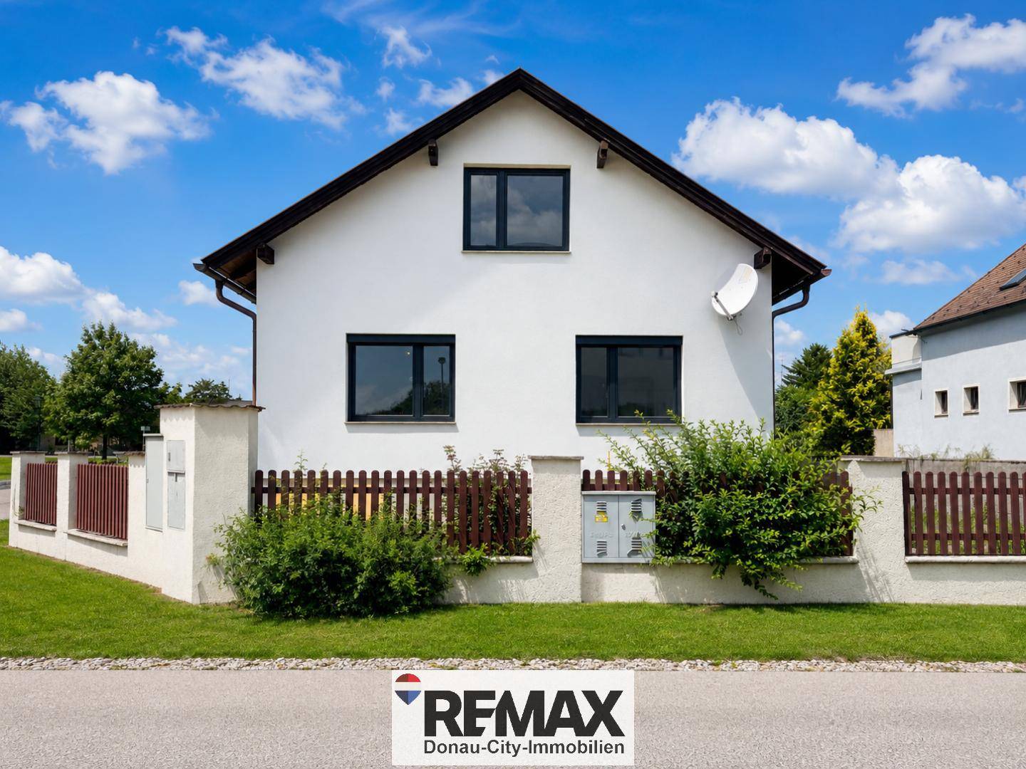 Single family home with large garden and two entrances in Weigelsdorf