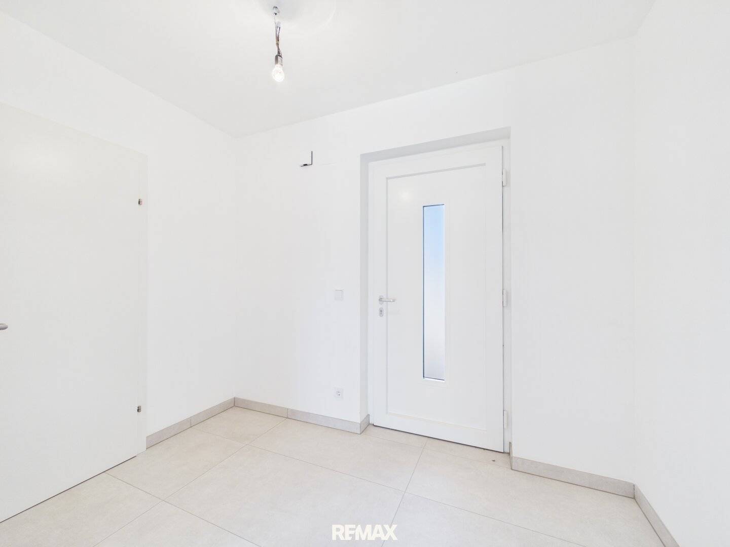 New build townhouse with garden and terrace