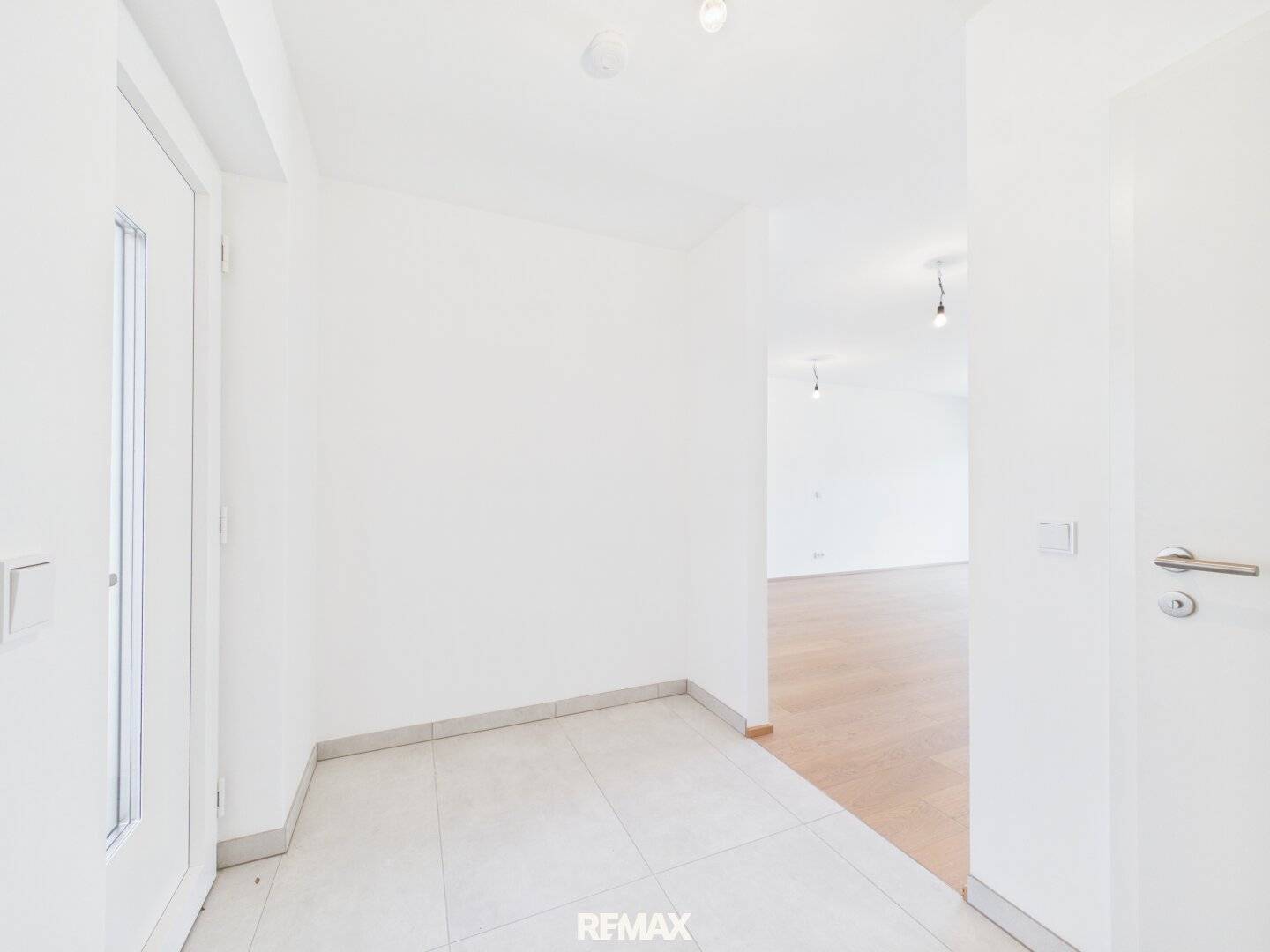 New build townhouse with garden and terrace