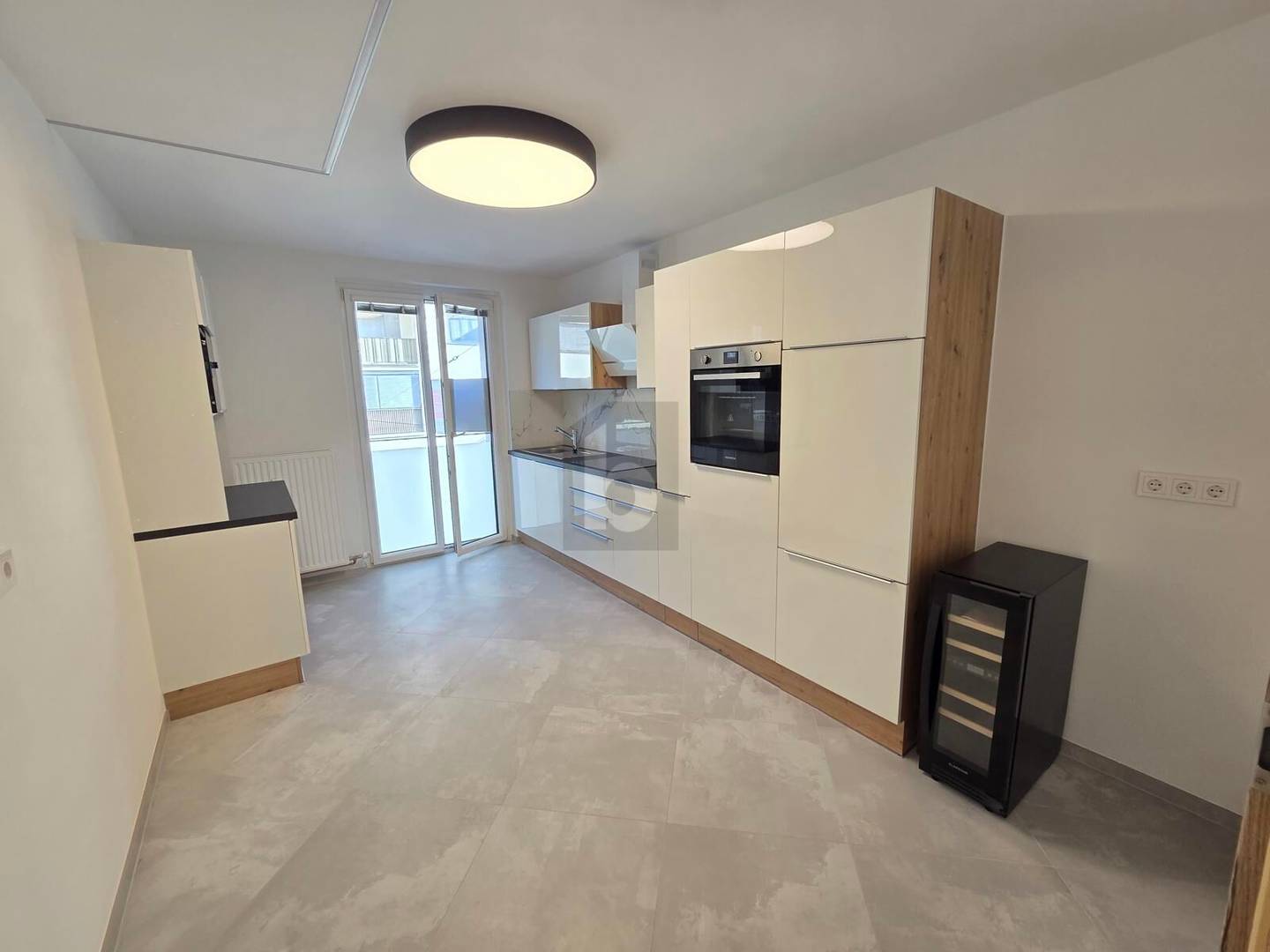 Kernsaniert 2026 Wohnung mit Balkon und Parkplatz