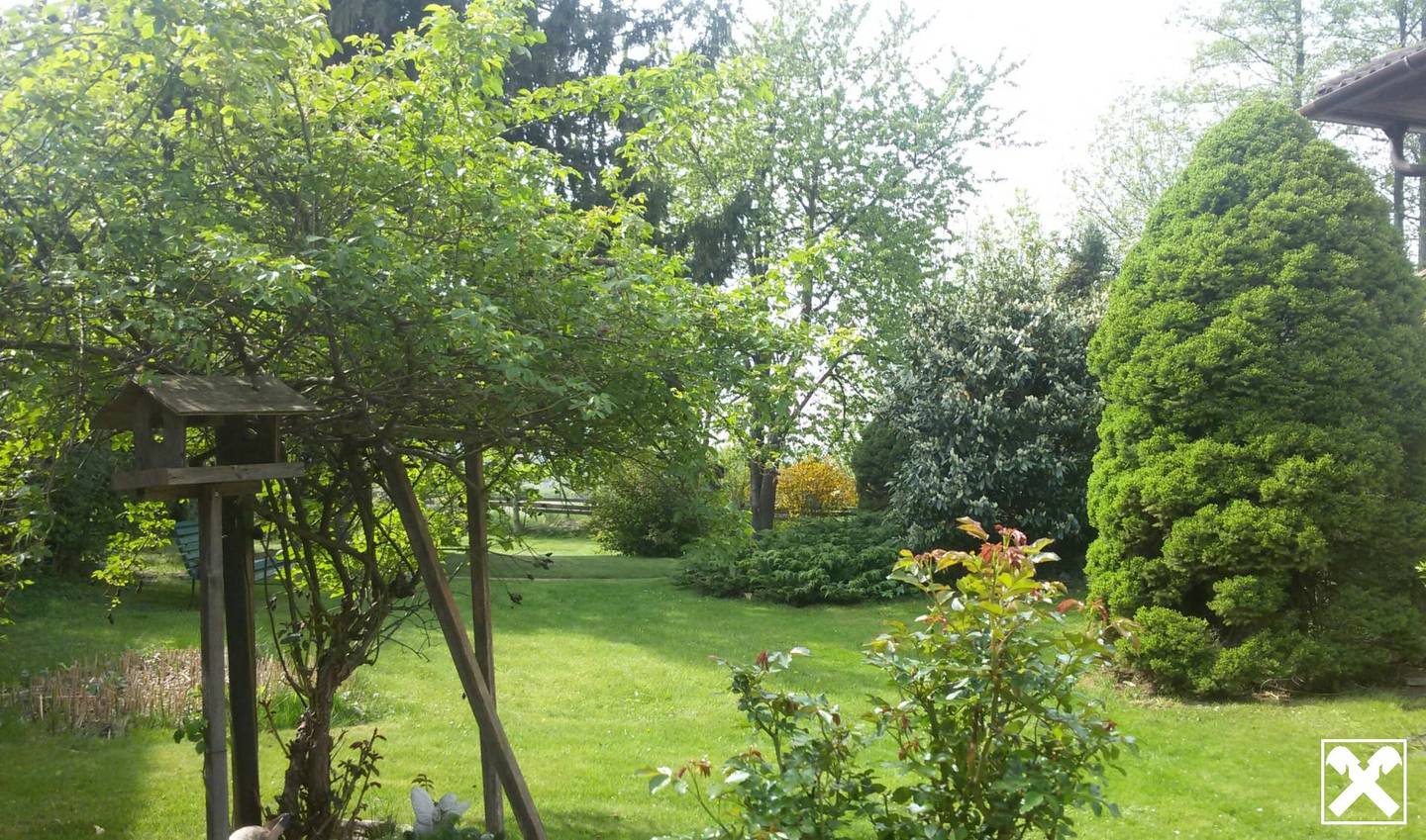 Bungalow mit großem Garten und Terrasse in Peisching