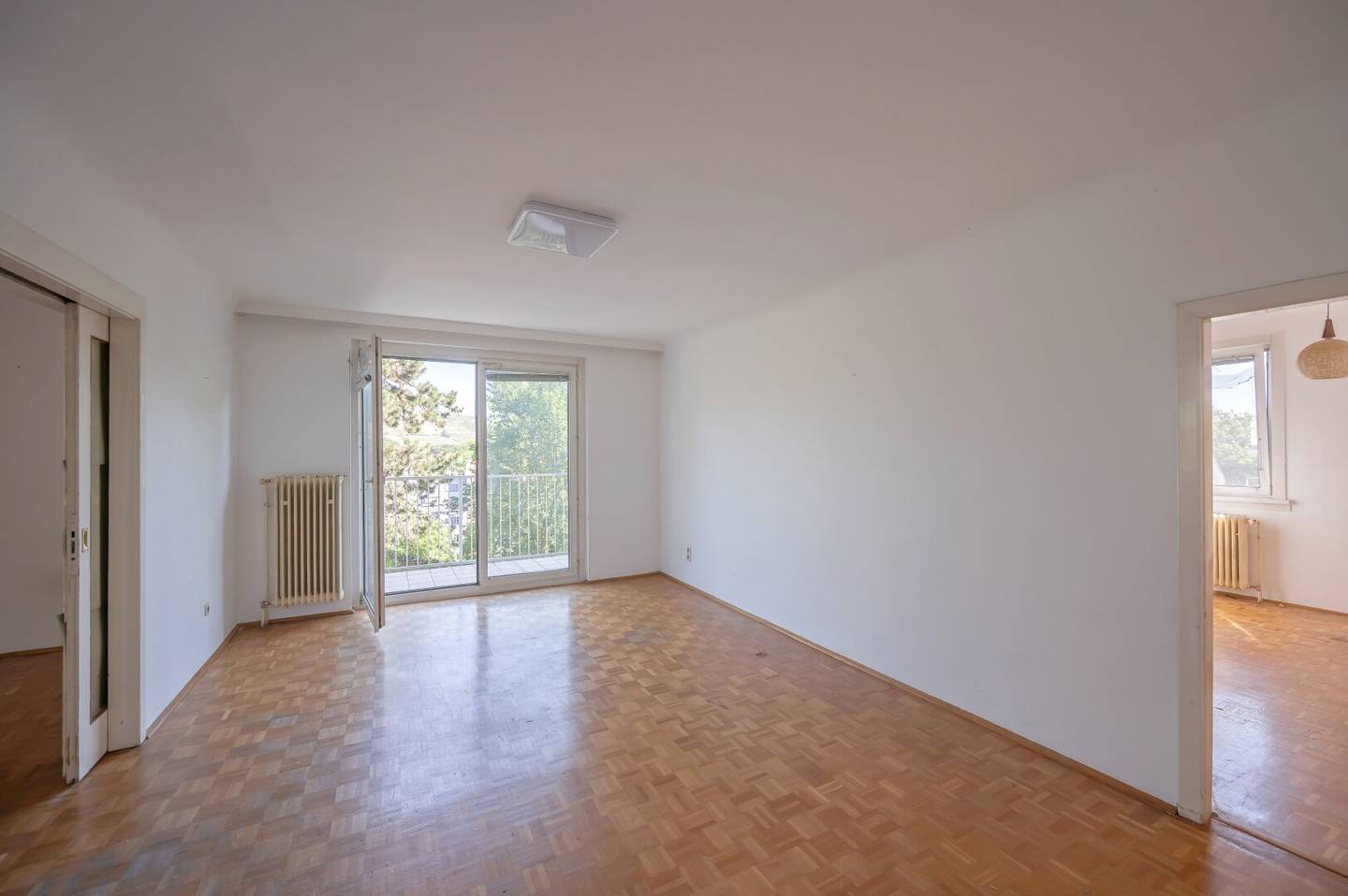 Hofseitige Neubauwohnung mit Balkonblick in Döbling