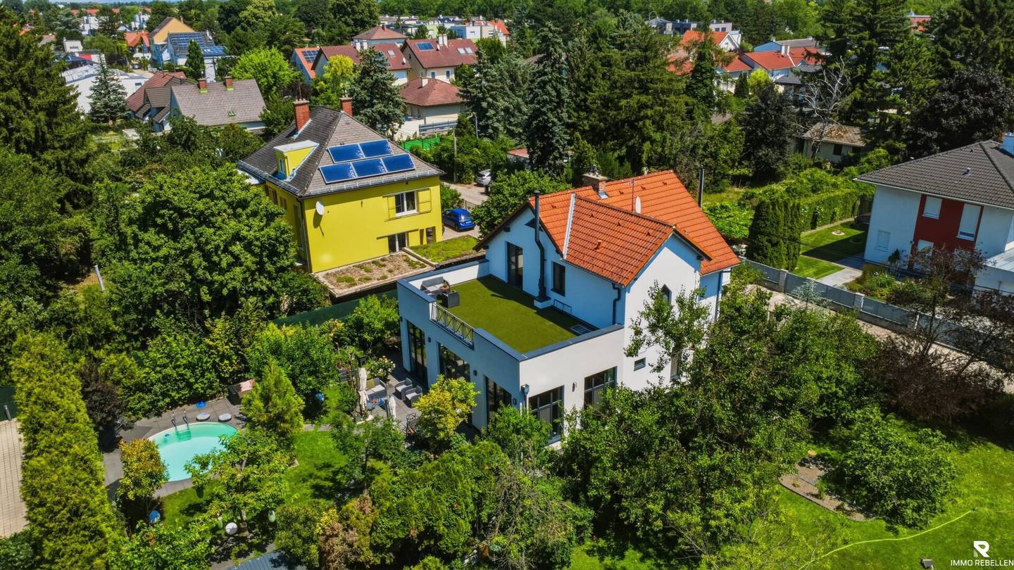 Single family home with pool garden and garage in Vienna Donaustadt