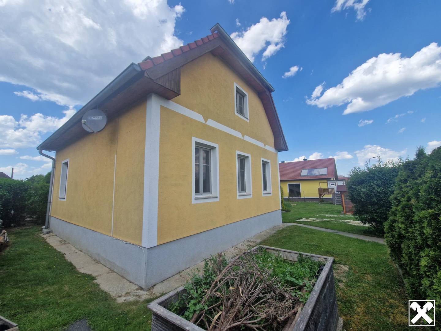 Einfamilienhaus mit Garten und Kamin in ruhiger Grünlage