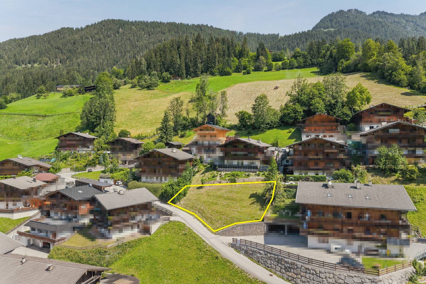 Baugrundstück in sonniger Hanglage mit Bergpanorama