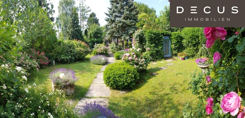 Grundstück mit Garten und Stadtblick am Gallitzinberg