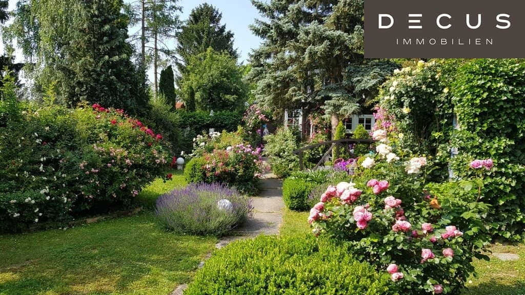 Grundstück mit Garten und Stadtblick am Gallitzinberg