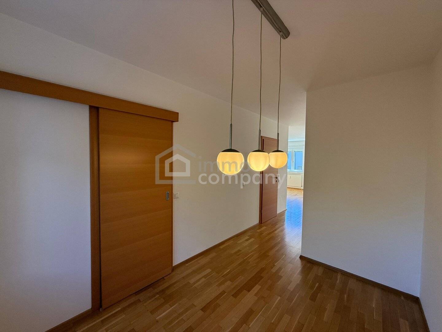 Modernisierte Wohnung mit sonniger Loggia und Blick ins Grüne