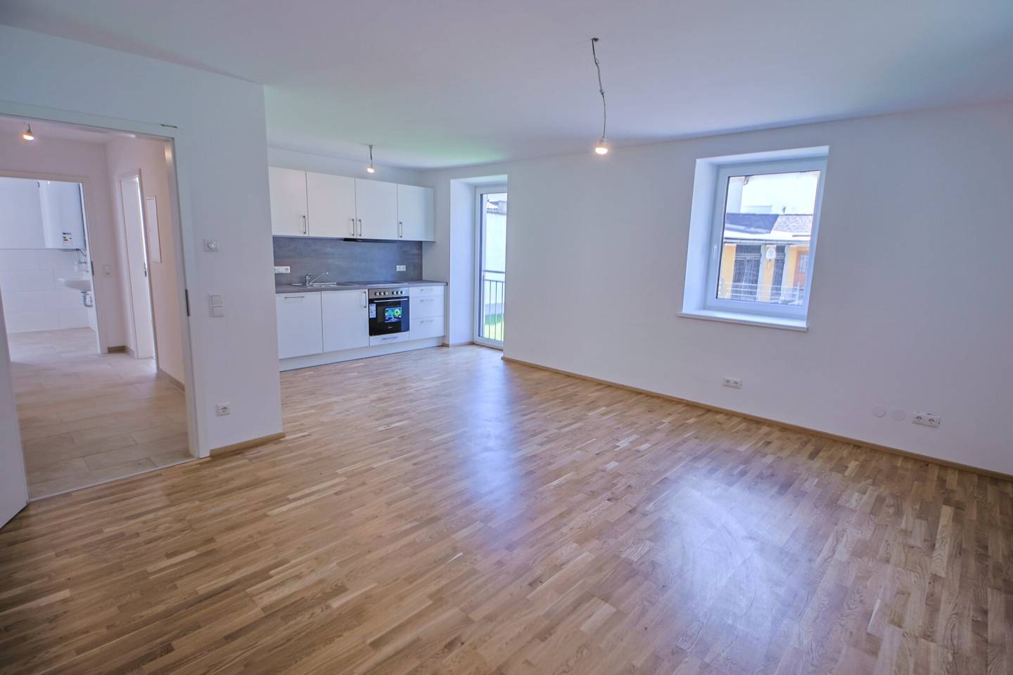 Kernsanierte Erdgeschosswohnung mit Gartenanteil am Traunsee