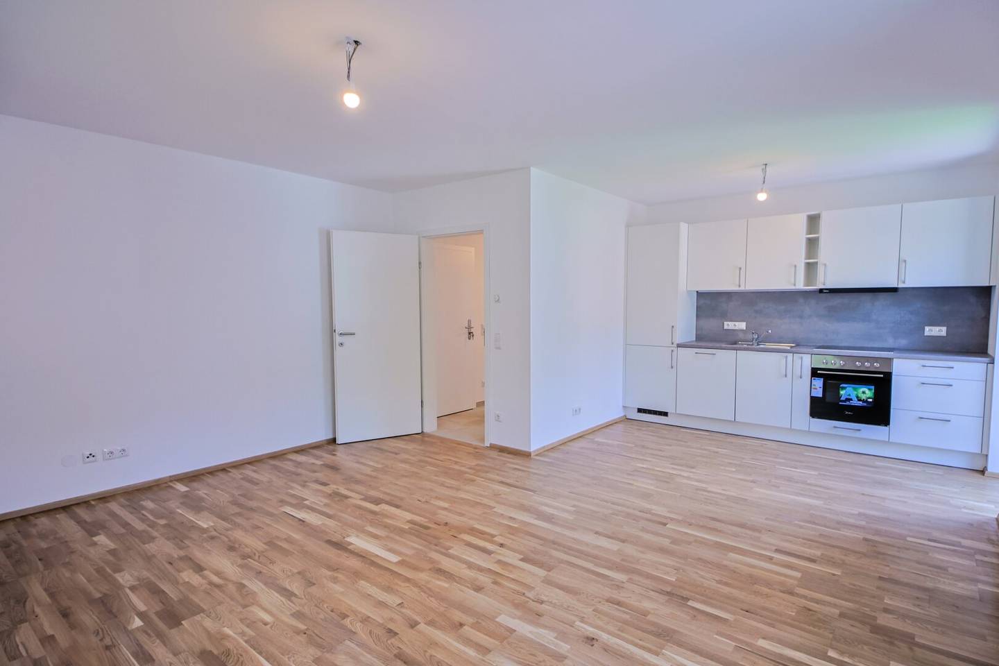 Kernsanierte Wohnung mit Stellplatz in Traunsee Nähe