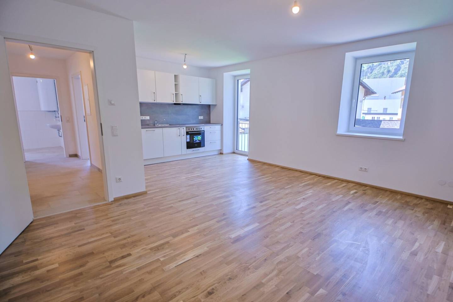 Kernsanierte Wohnung mit Stellplatz in Traunsee Nähe