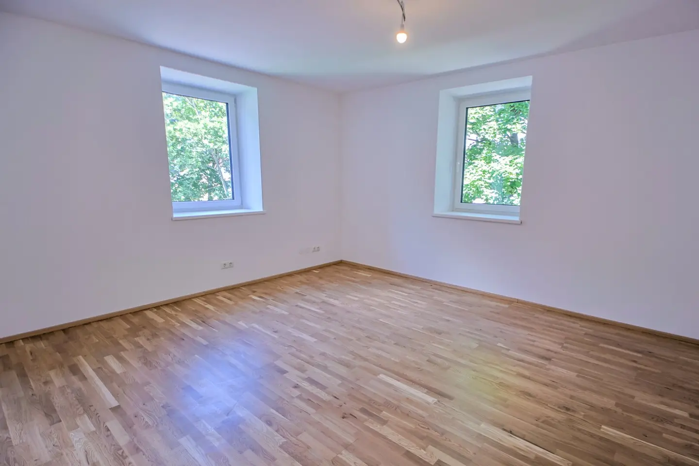 Renovated apartment with parking near Traunsee