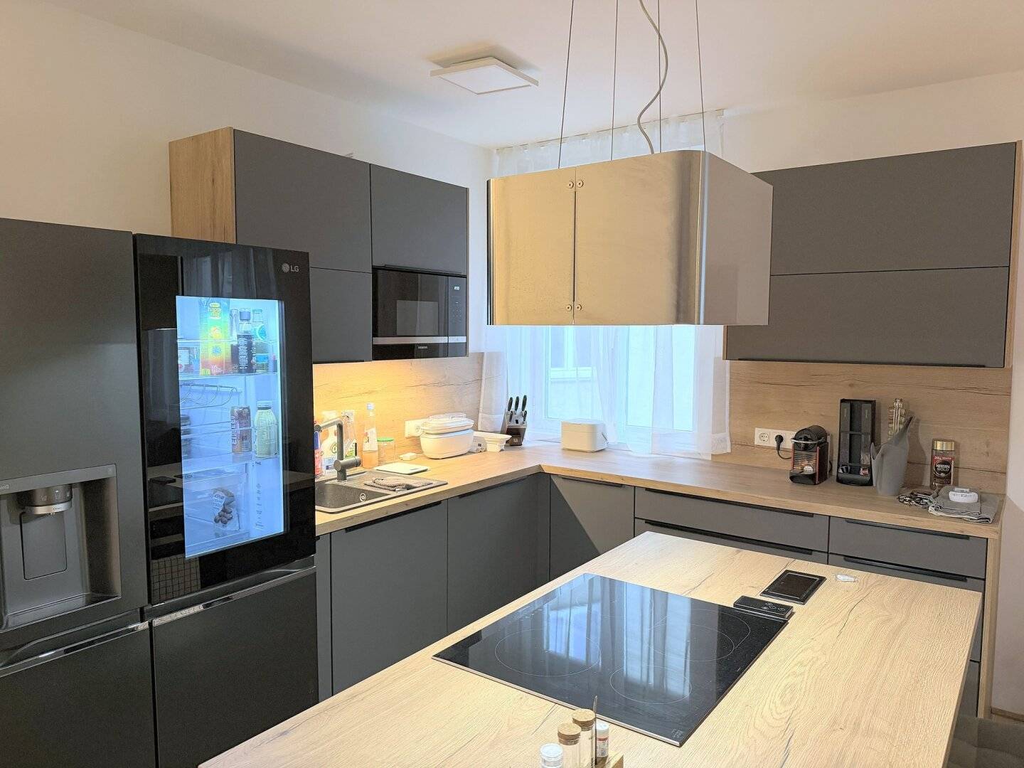 Like-new apartment with parquet and fitted kitchen
