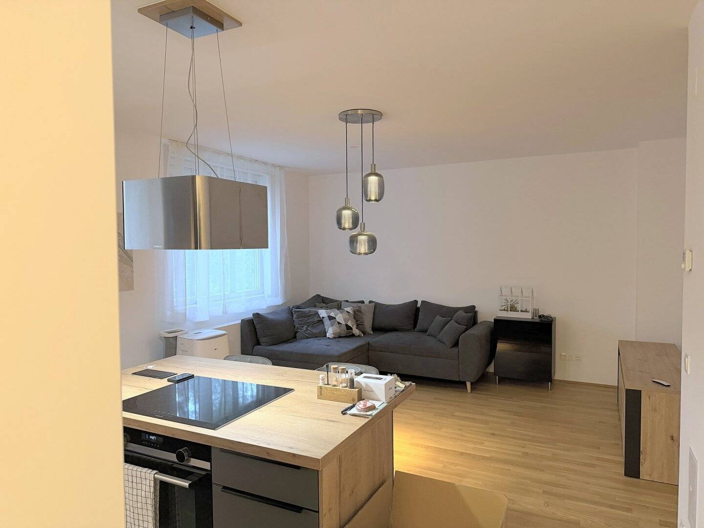 Like-new apartment with parquet and fitted kitchen