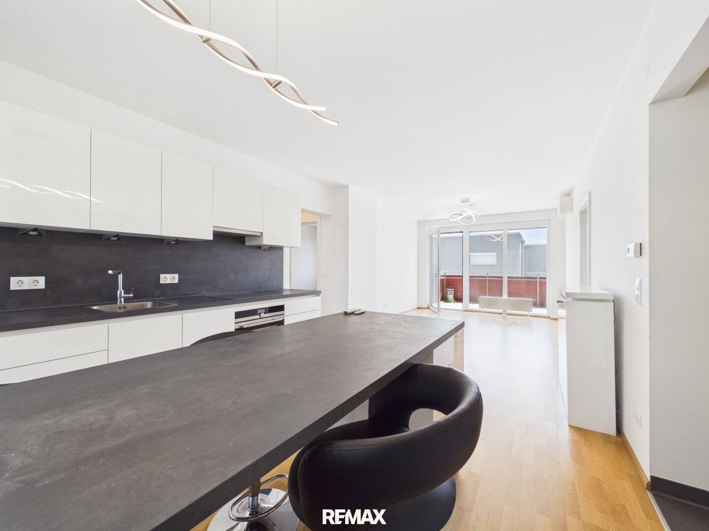 Modern apartment with elevator in immediate proximity to the lake