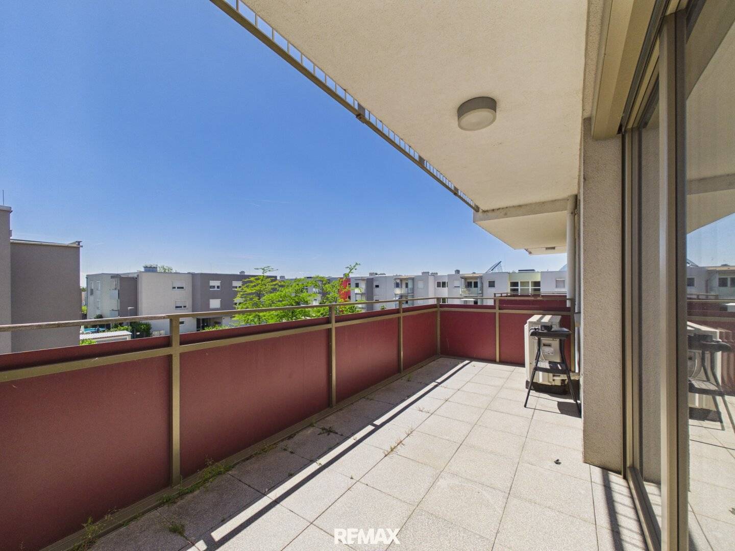 Modern apartment with elevator in immediate proximity to the lake