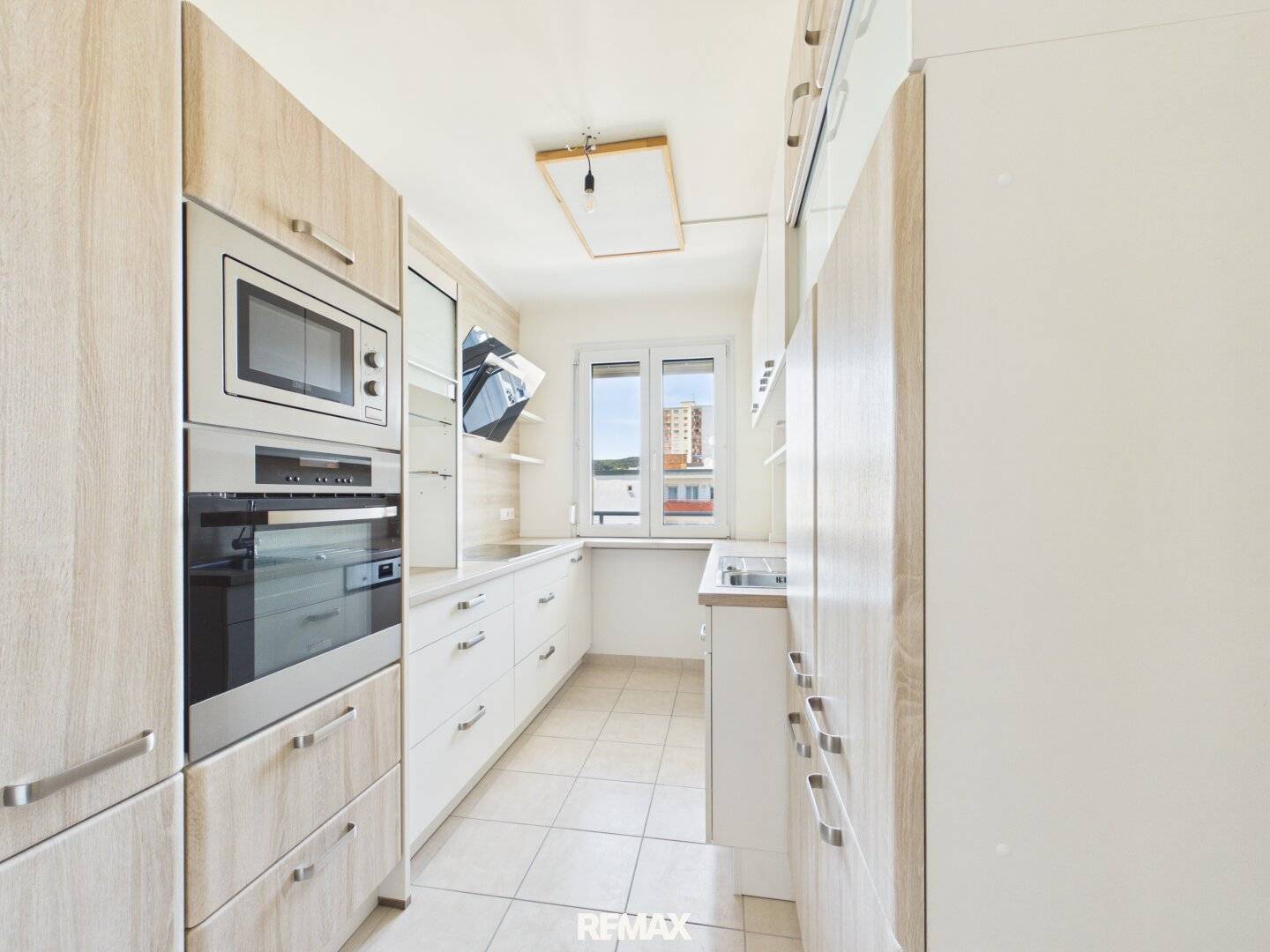 Helle Wohnung mit Balkon und Weitblick