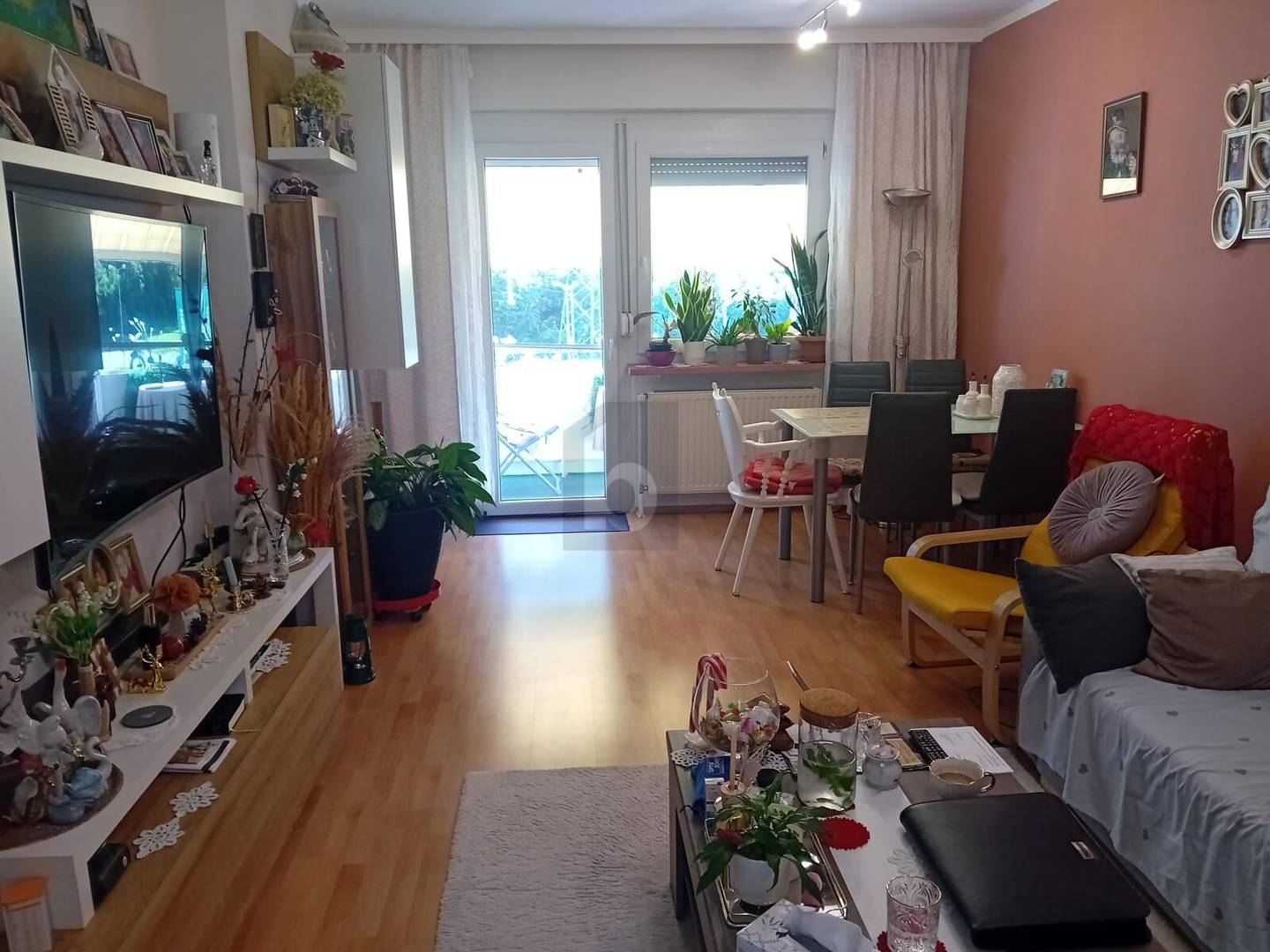 Helle Wohnung mit Loggia und sehr guter Wärmedämmung
