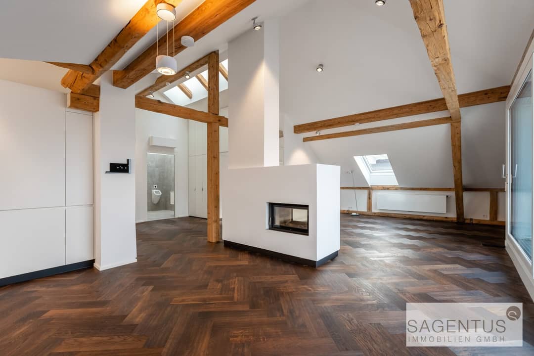 Dachgeschosswohnung mit zwei Dachterrassen und Bergblick