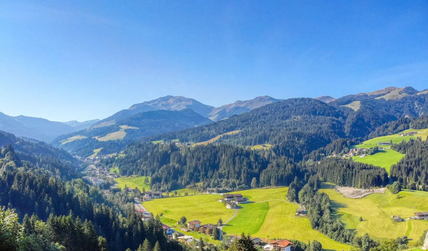 Modern Apartment with Panoramic View and Terrace in Wildschönau
