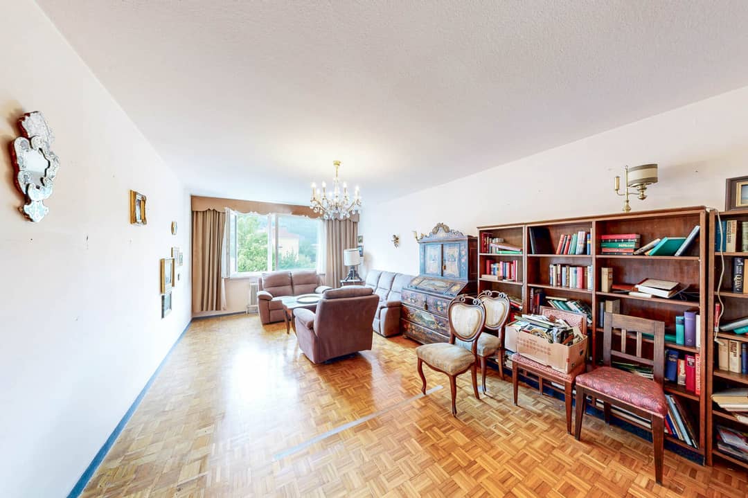 Sanierungsbedürftige Wohnung mit Loggia und Bergblick in Pradl