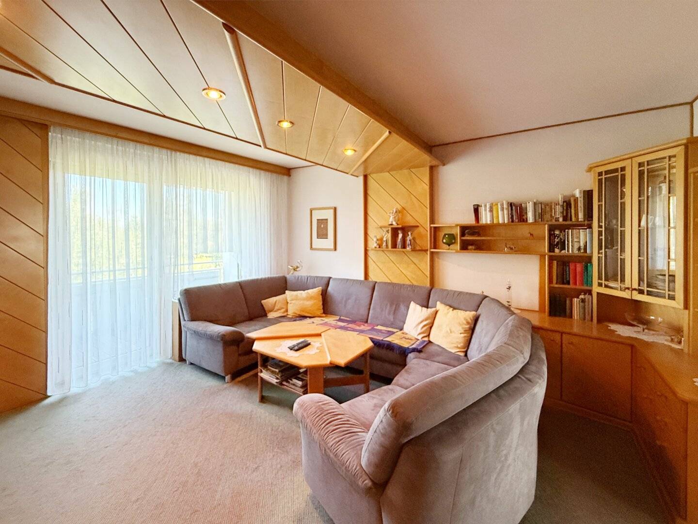 Bright apartment with two loggias in St. Martin