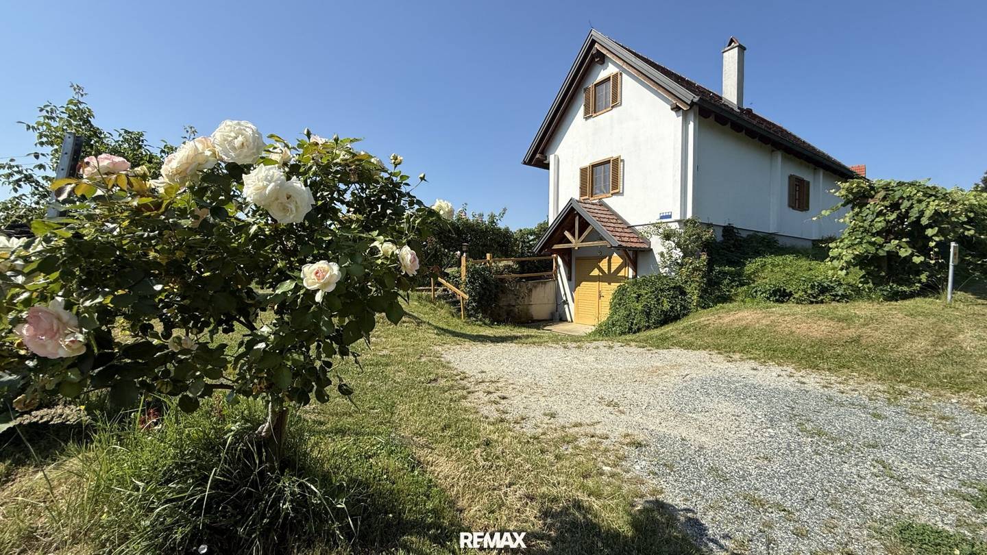 Ferienhaus mit Sauna und Terrasse in sonniger Lage