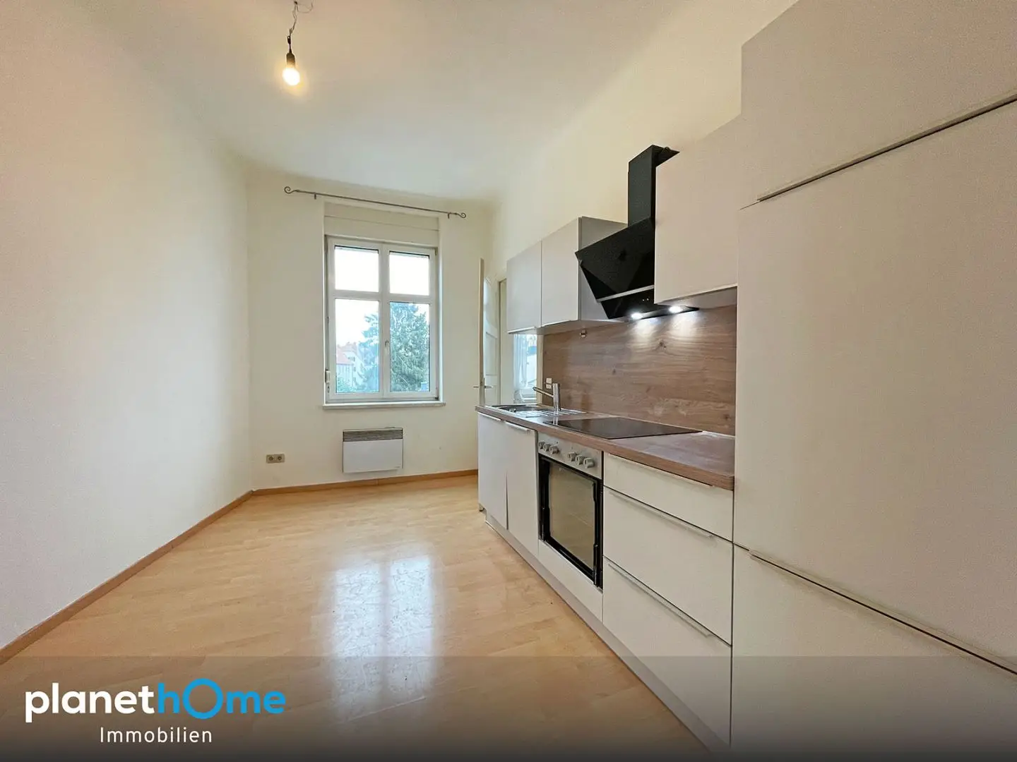 Charming period apartment in the town centre with fitted kitchen