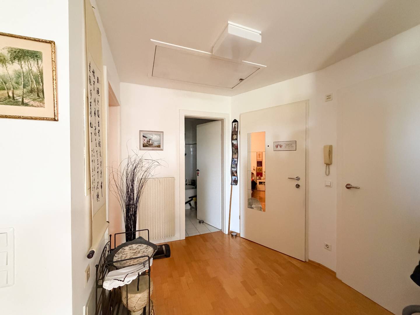 Dachgeschosswohnung mit Balkon und Carport
