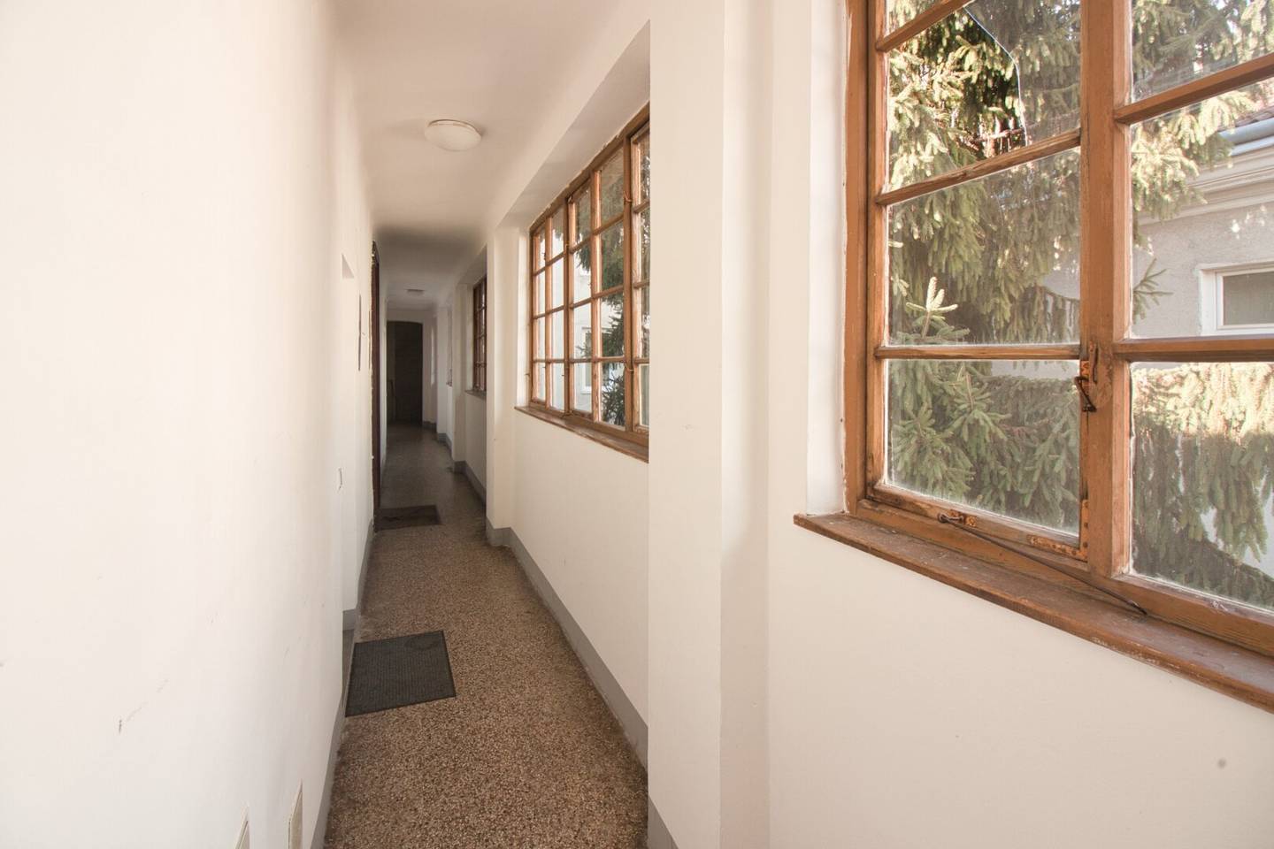 Helle Altbauwohnung mit Innenhoflage nahe Reumannplatz
